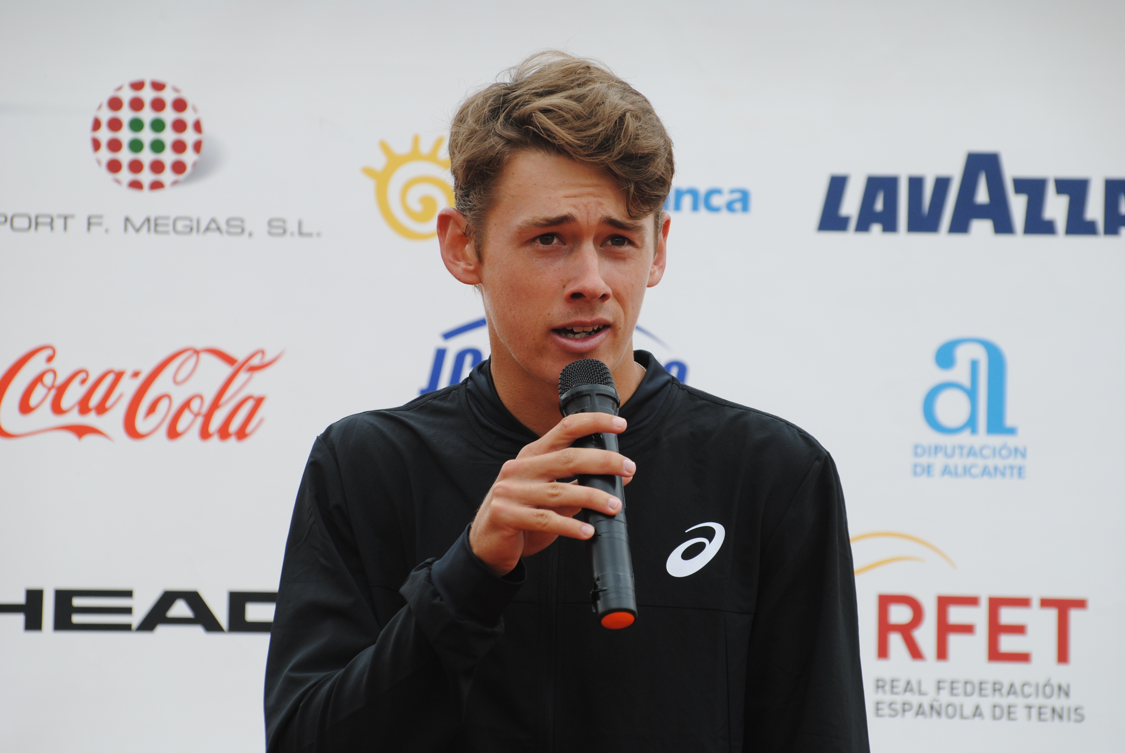 de Minaur
