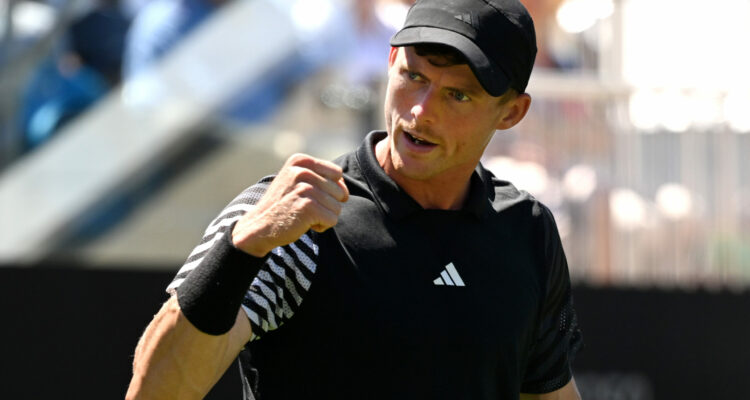 Billy Harris, Eastbourne